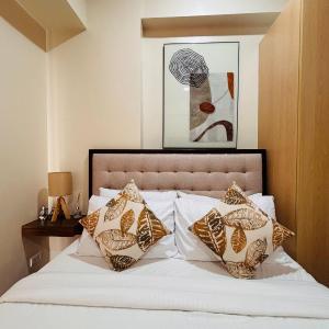 A Dreamy Elegant Studio