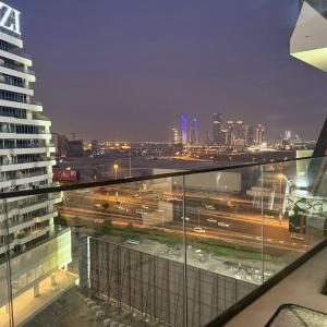 Modern 1-Bedroom Apartment in Al Jaddaf - Pool, Gym