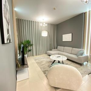 Modern 2 BHK Apt in Dubai