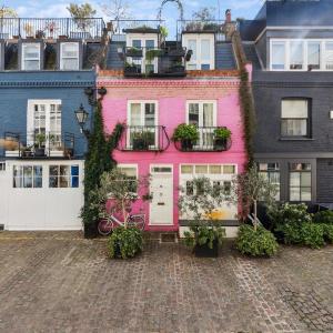 Iconic Pink House from Love Actually, Notting Hill
