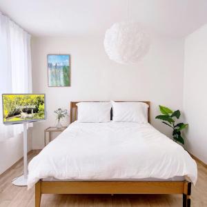 Hongdae Area Stay with Free Luggage Storage and Airport Bus Access