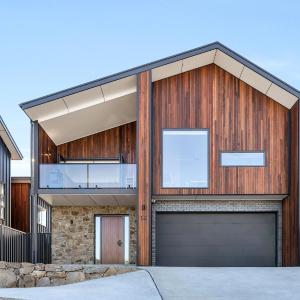 Abbott Retreat - Spa, EV Charger & Premium Luxury - 14 Abbott Street
