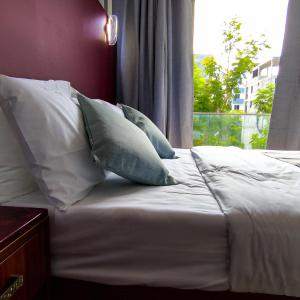 Terminal 27 Hotel