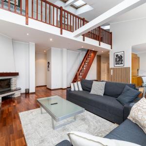 2-story, 3-bedroom Penthouse, sauna, free parking