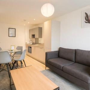 Luxury City Centre Flat Riverside Views