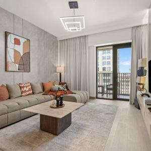 Radiant Luxe Retreat 1BR w Sofa Bed-Sleeps 4- in Lotus 3