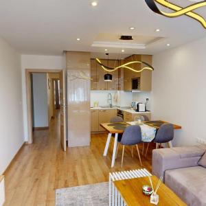Cozy Central 1 Bedroom Apartment Near Mall Sofia and metro
