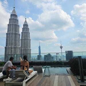 Premier Suites Twin Towers at Star Residences