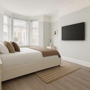 Liverpool Escape - 5 min walk to LFC Stadium, Sleeps 8, free parking, newly renovated home