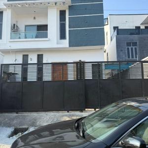 Modern 2-Bedroom Apartment in Lekki with Backup Power