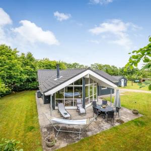 Holiday Home Valentin - 400m to the inlet by Interhome