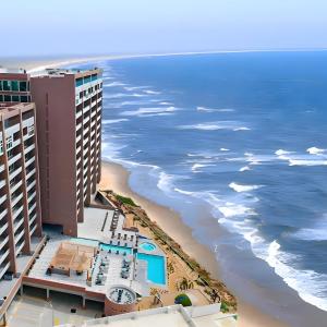 Luxury Beach Condo with Pool