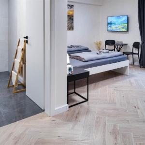 ALFA Stuttgart Mikroapartment 2 Betten Küche Bad l SmartTV WIFI l Porsche & Bosch l 2 Beds Kitchen Bath BS21A2