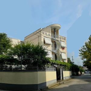 Vila huqi