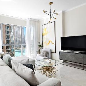 Panorama Luxe Retreat 2BDR Burj Khalifa & Fountain Views