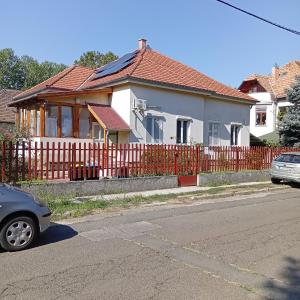 Cozy Homestay with Garden and FreeParking