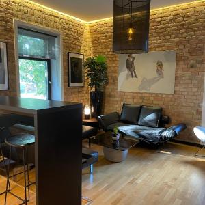 Downtown Retreat Loft-Industrial Studio