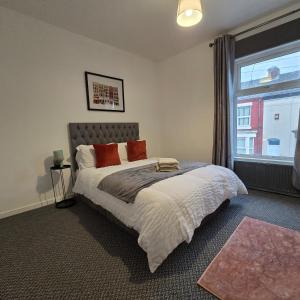 Room 1 shared house 5 minutes from Anfield