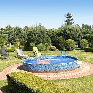 Gorgeous Home In Slawno With Wifi