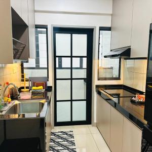Sentul Home Condo-KLCC View with 3bed,3bath, cooking allowed
