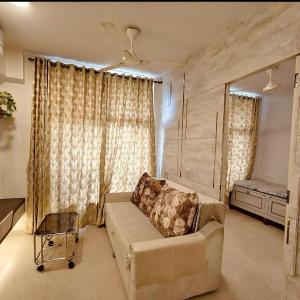 Thane's First Hidden door studio - Hiranandani Estate