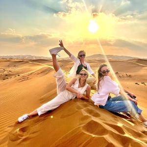 Dubai Desert Safari With BBQ and Live Shows