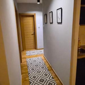 15th Corner Apartment - Free Private Parking