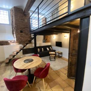 Appartements à Toulouse - Romance - GAYOPPTLS00 MAE-7231