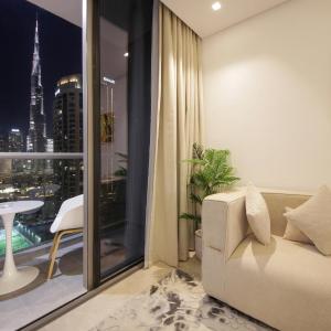 Luxury 1BR at Sterling East , Burj Khalifa Views