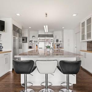 Hollywood Hills Golden Retreat