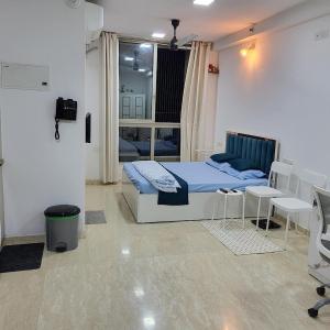 Skyline Vista, Brand New Serene Studio