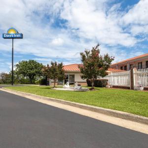 Days Inn by Wyndham Augusta Wheeler Road