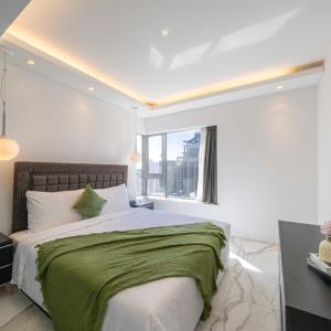 Comfortable 2BR Apartment Steps from Xujiahui Metro