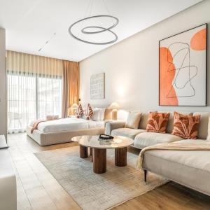 FIRST CLASS Studio Minimalist Chic Retreat