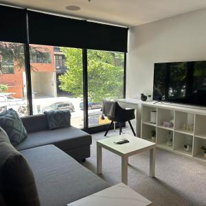 Plush 221 Midnight Braddon 2bedroom 2bathroom Free parking Free wifi
