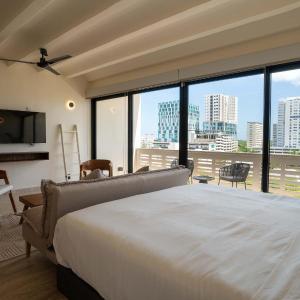 Remote Work Ready Studio with Coworking and Views