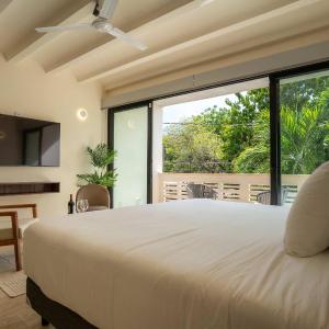 Versatile Studio Cowork Fast WiFi and Prime Location