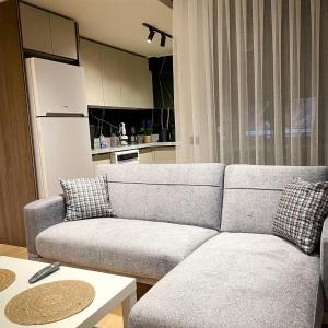 5 Min to the Sea, Luxury 1BR, Pool, Air Conditioning, Fast WiFi
