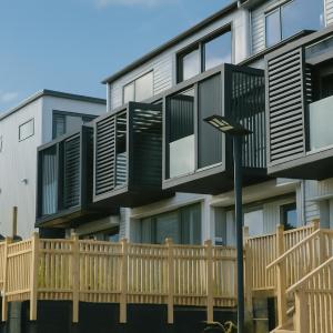 Modern 3 Bedroom for Families & Work Trips