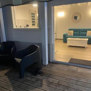 Logement cosy avec piscine proche de l'aéroport