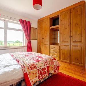 Spacious Home by Lough Rynn Castle Wedding Venue