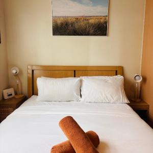 Chic Bright Urban Comfort Suite