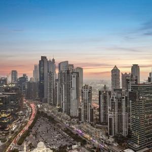 FIRST CLASS 2BR Luxury Living in Downtown