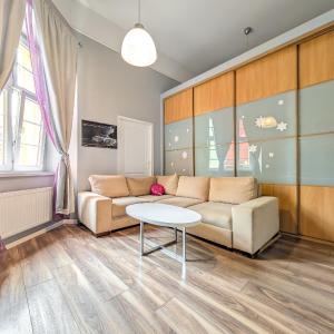 Wrocław Rynek Spirit Apartment by BookingHost