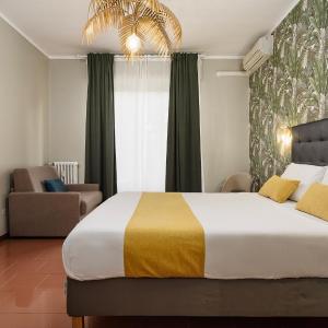 Stylish two-Bedroom apartment near Fiera Milano exhibition area just minutes from Wagner Metro Station Red Line M1