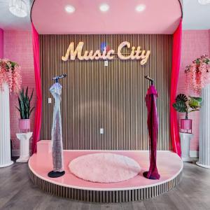 Pink Honky-Tonk Karaoke Stage, Pink Bar & Glam