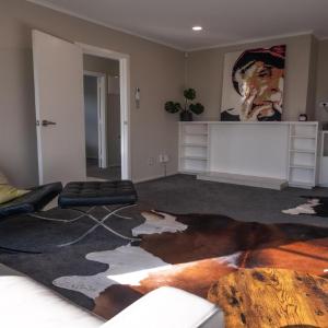 Spacious 2BR Home in the Suburbs