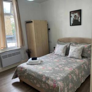 Home away from home Fresh, Cozy Room in Greenwich