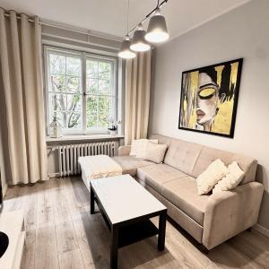 Jasny Apartament z Parkingiem Główne Miasto w Gdańsku by Noclegi Renters