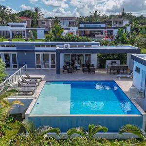 AC in Living Room, Infinity, Pool Luxury